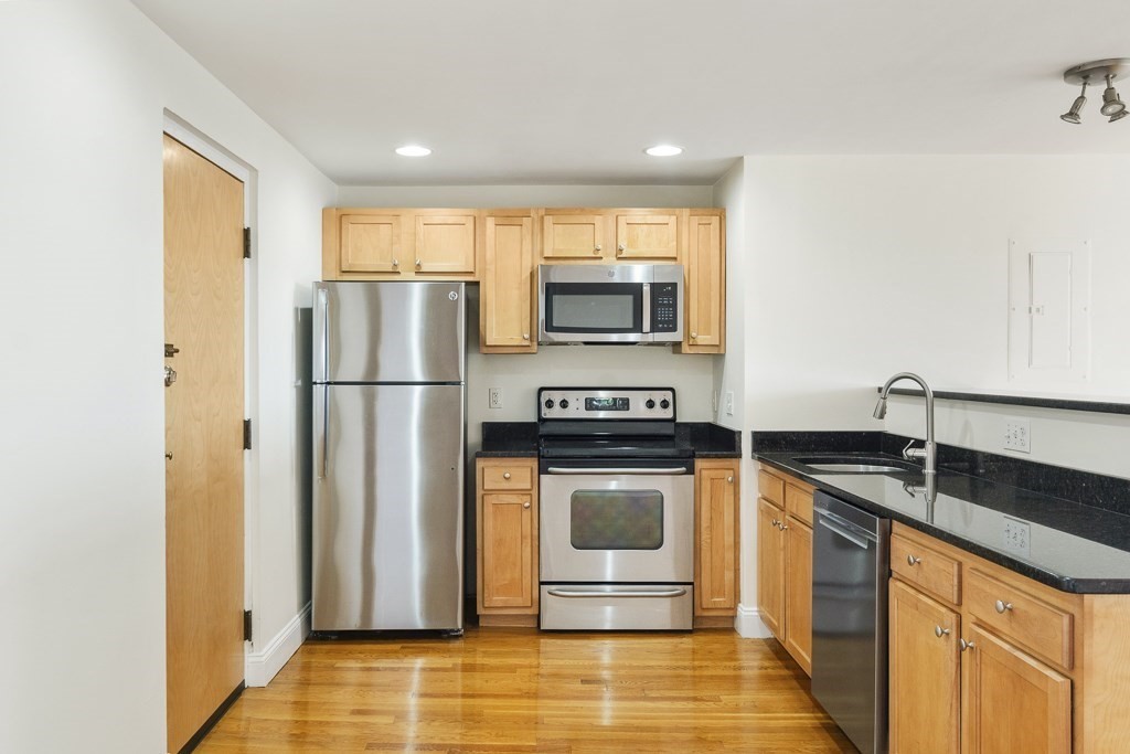 44 Lafayette Ave. # 308