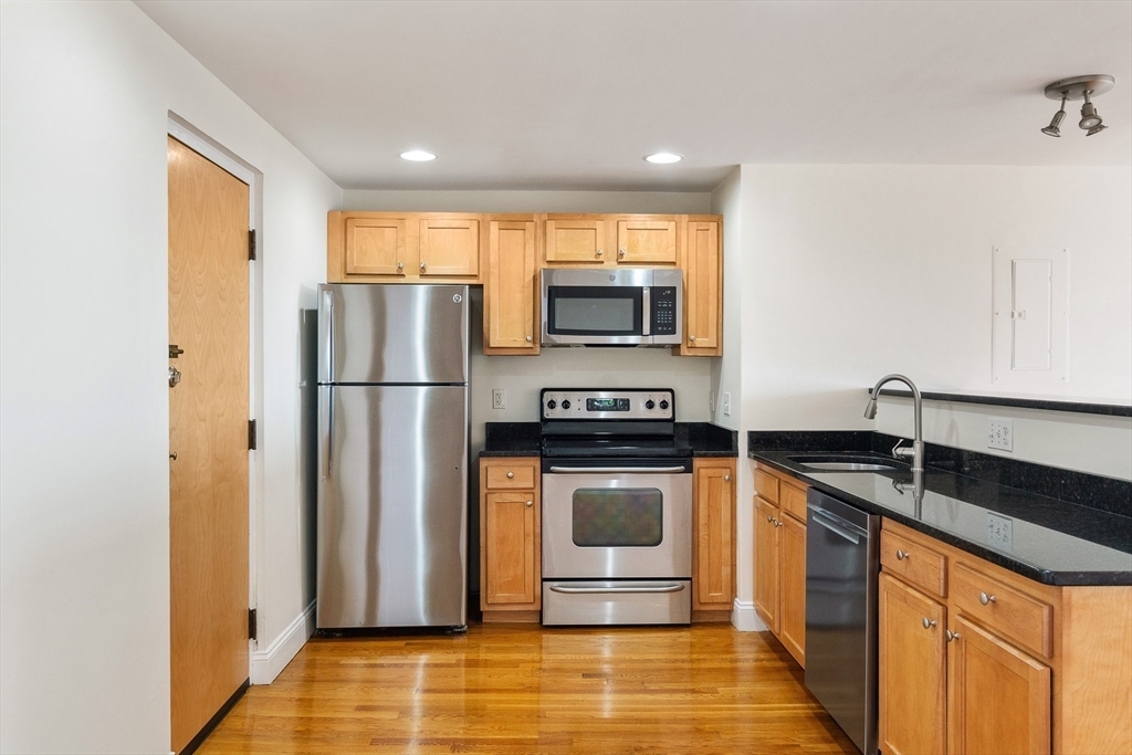 44 Lafayette Ave. # 308