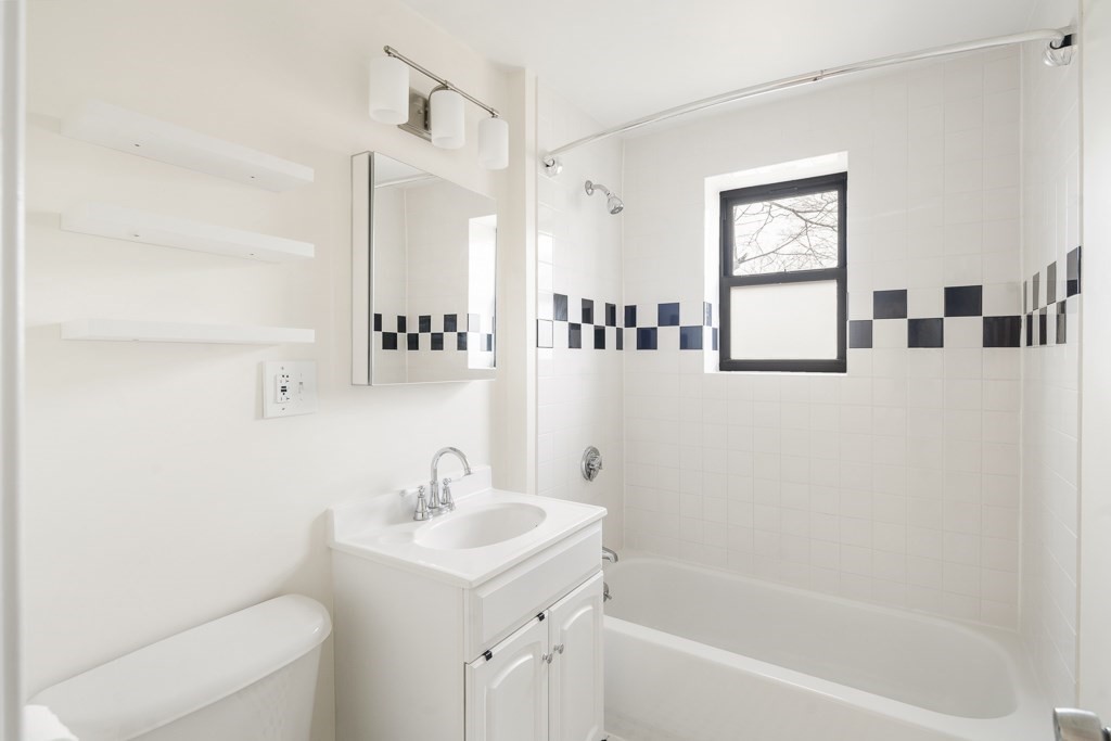 44 Lafayette Ave. # 308