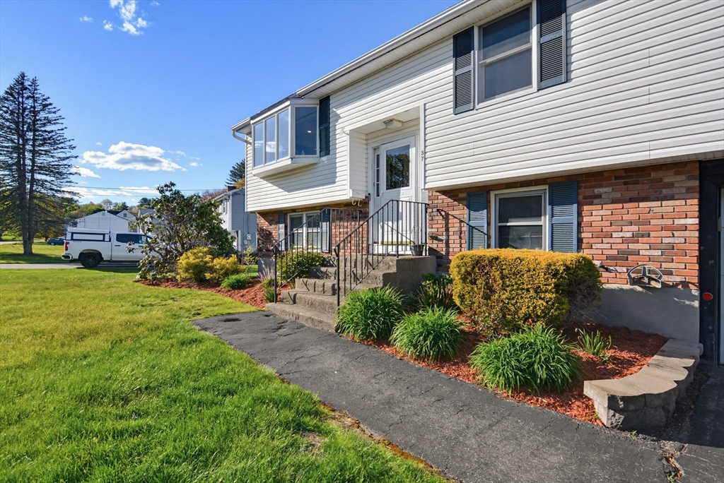 37 Cresthaven Drive