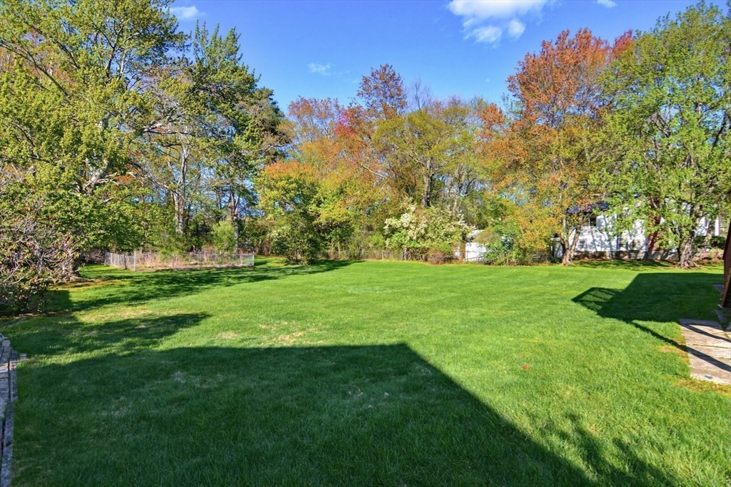 37 Cresthaven Drive
