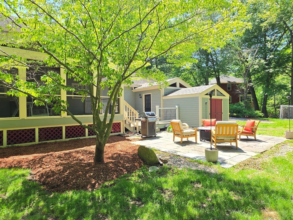 7 Whippoorwill Ln