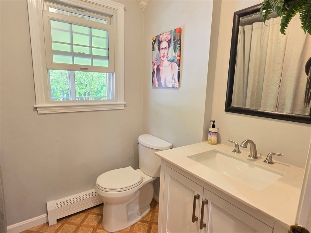 7 Whippoorwill Ln