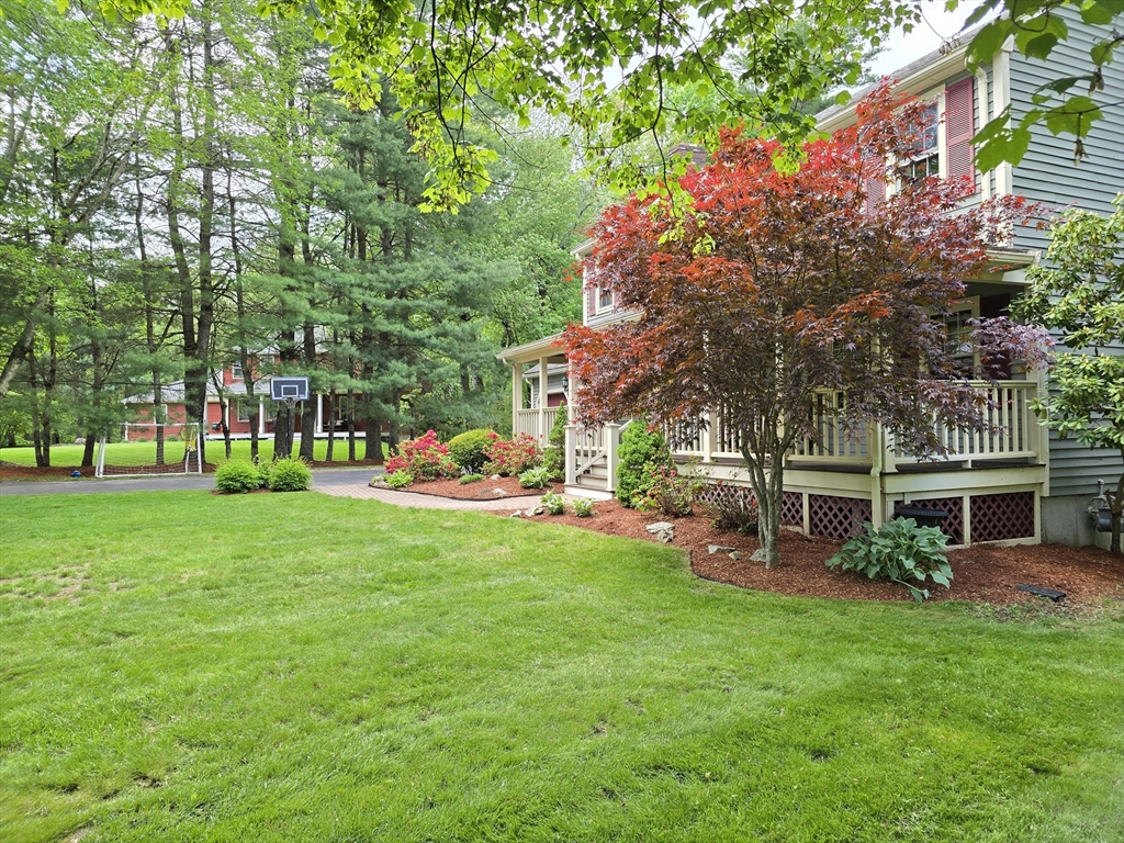 7 Whippoorwill Ln