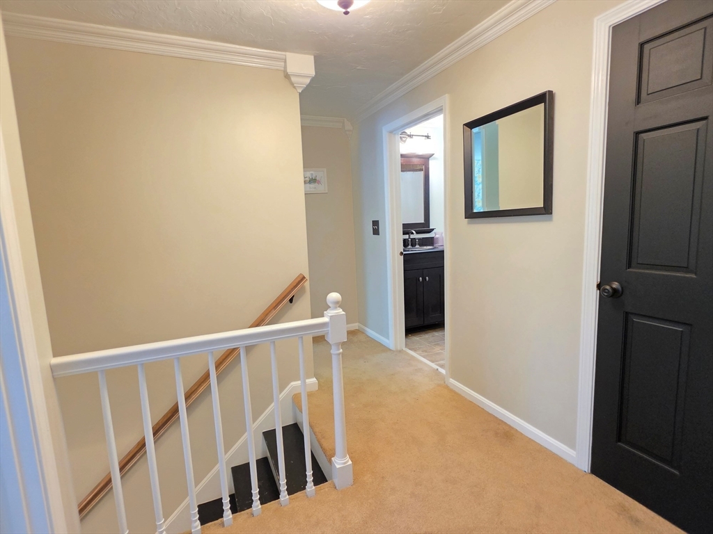 7 Whippoorwill Ln