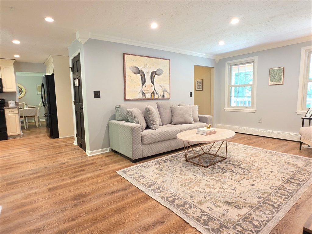 7 Whippoorwill Ln