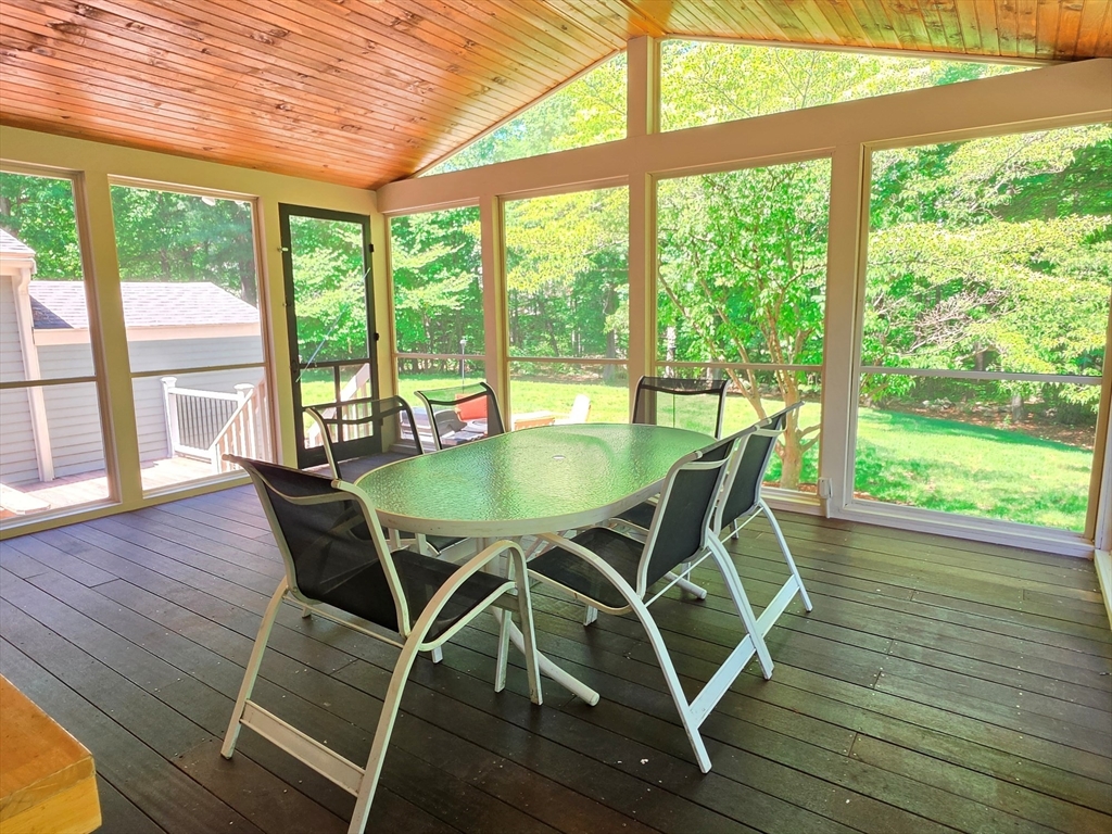 7 Whippoorwill Ln