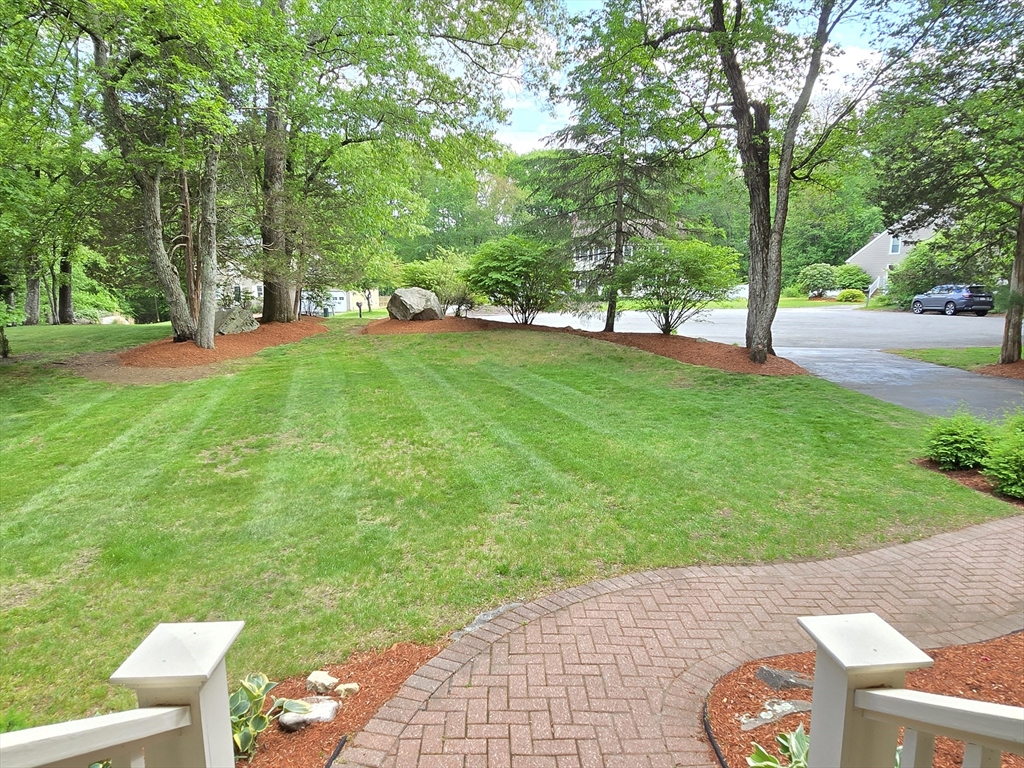 7 Whippoorwill Ln