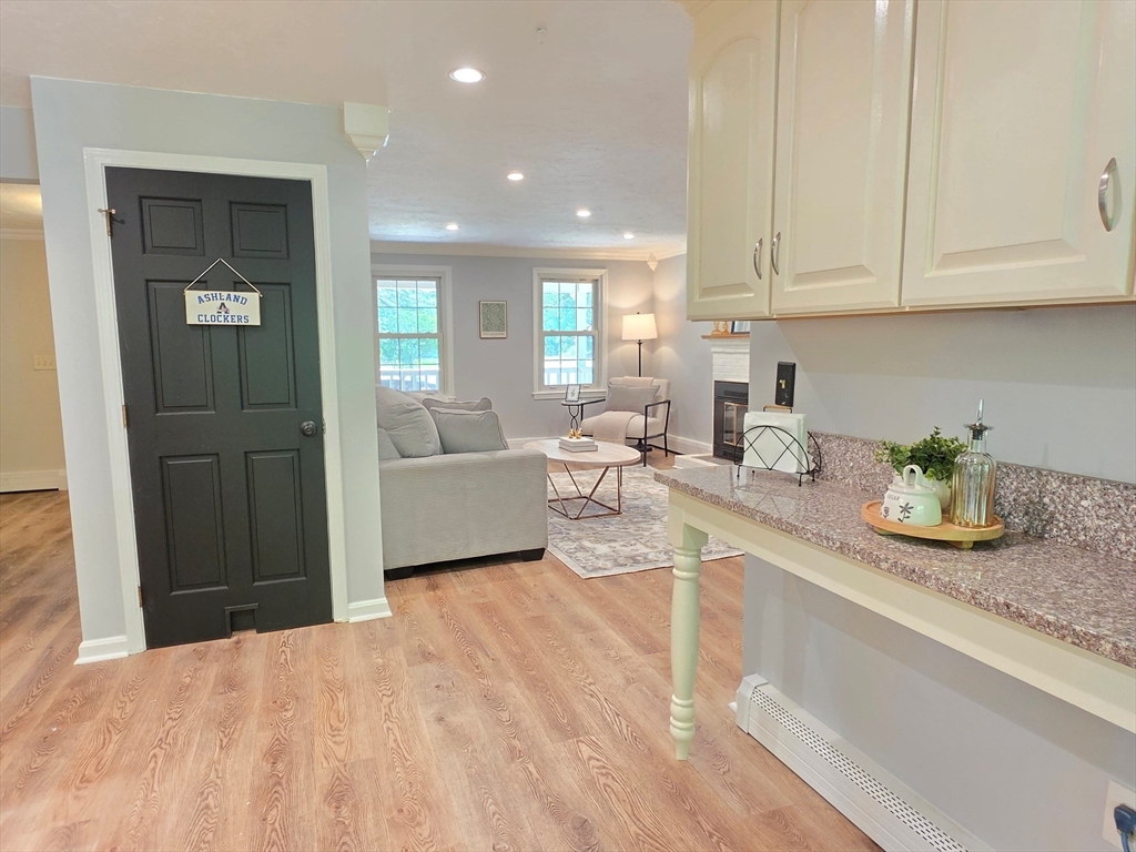 7 Whippoorwill Ln
