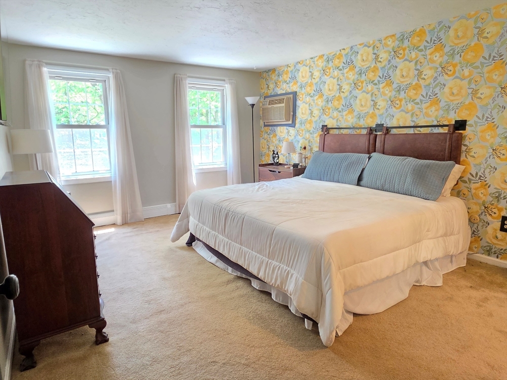 7 Whippoorwill Ln