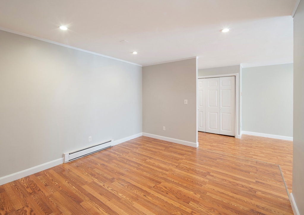 9 Weld St # 14
