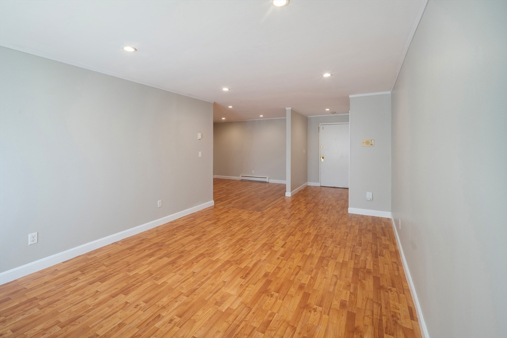 9 Weld St # 14
