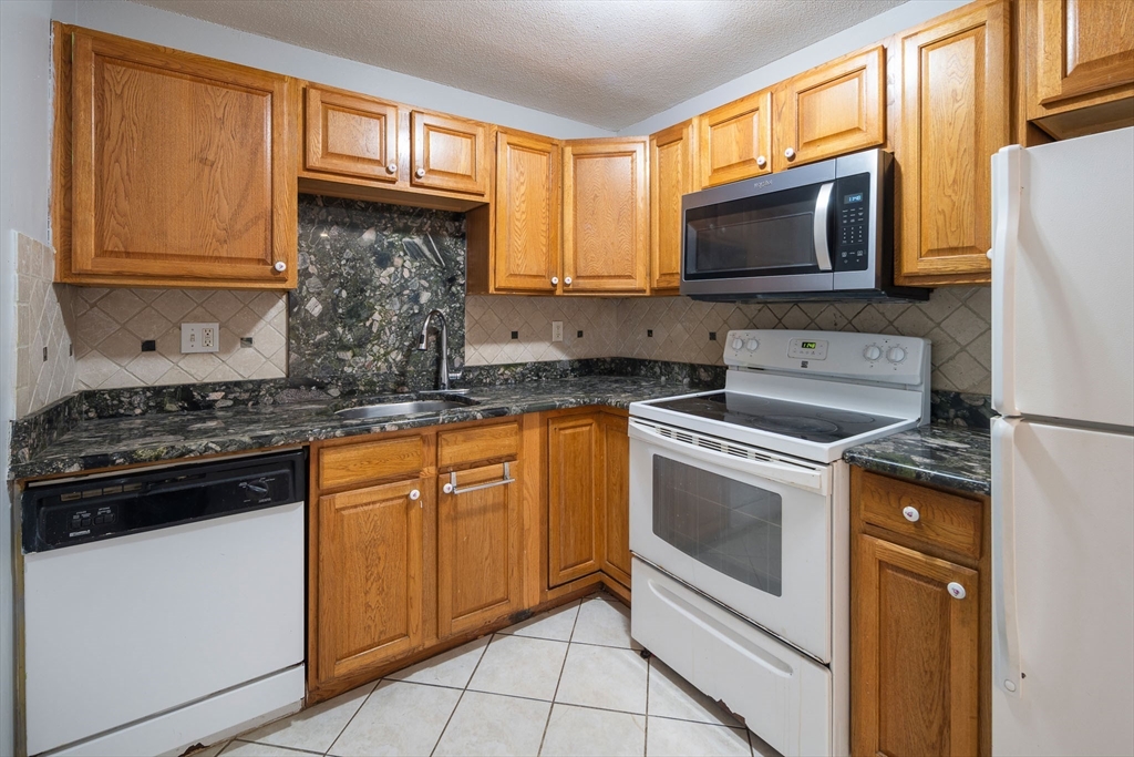 9 Weld St # 14