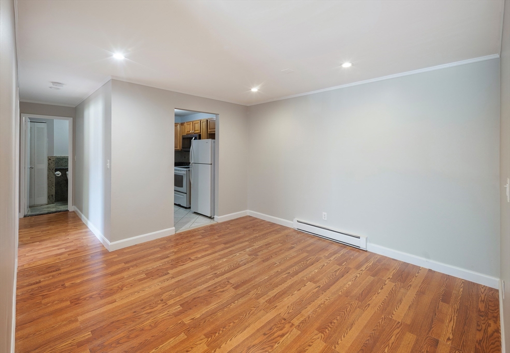 9 Weld St # 14