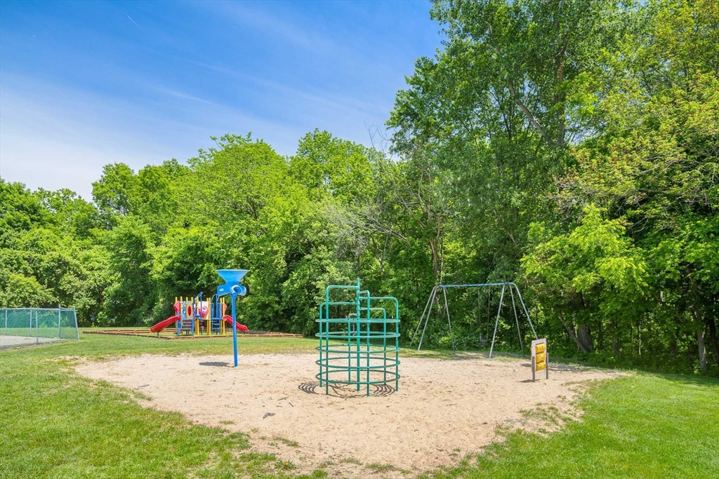 9 Weld St # 14