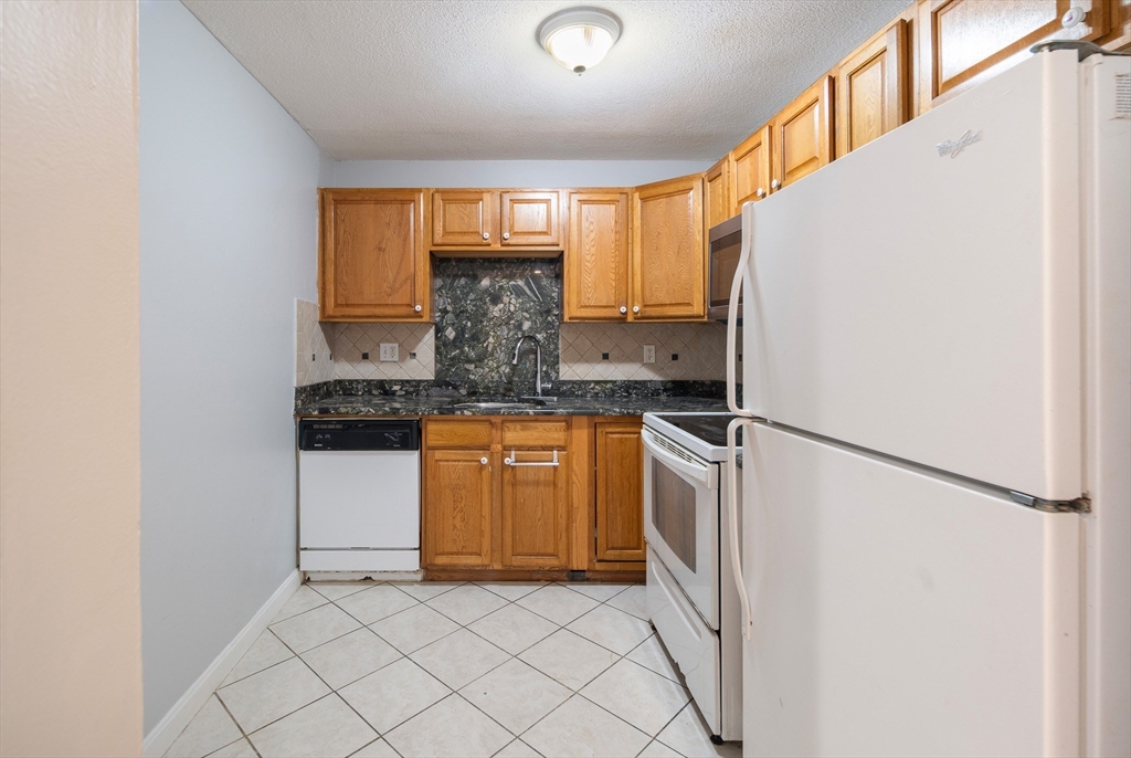 9 Weld St # 14