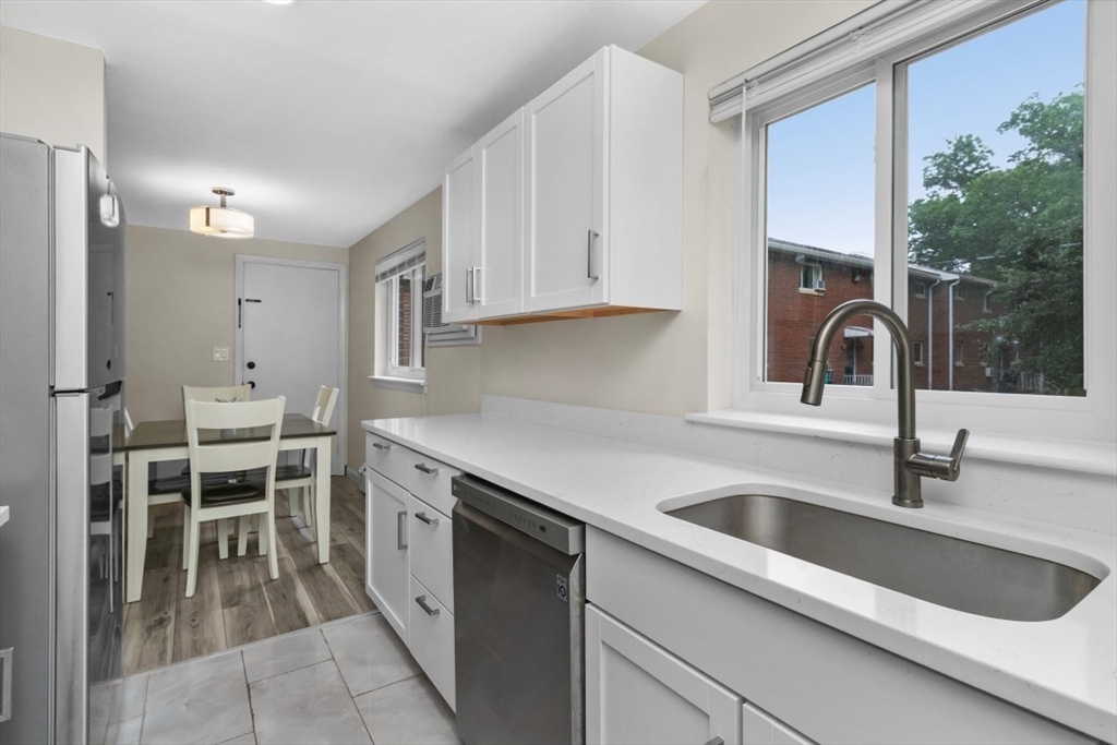 208 Bishop Dr # 208