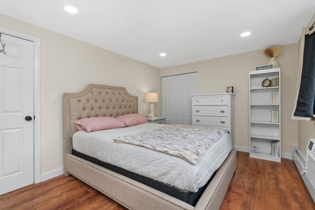 208 Bishop Dr # 208
