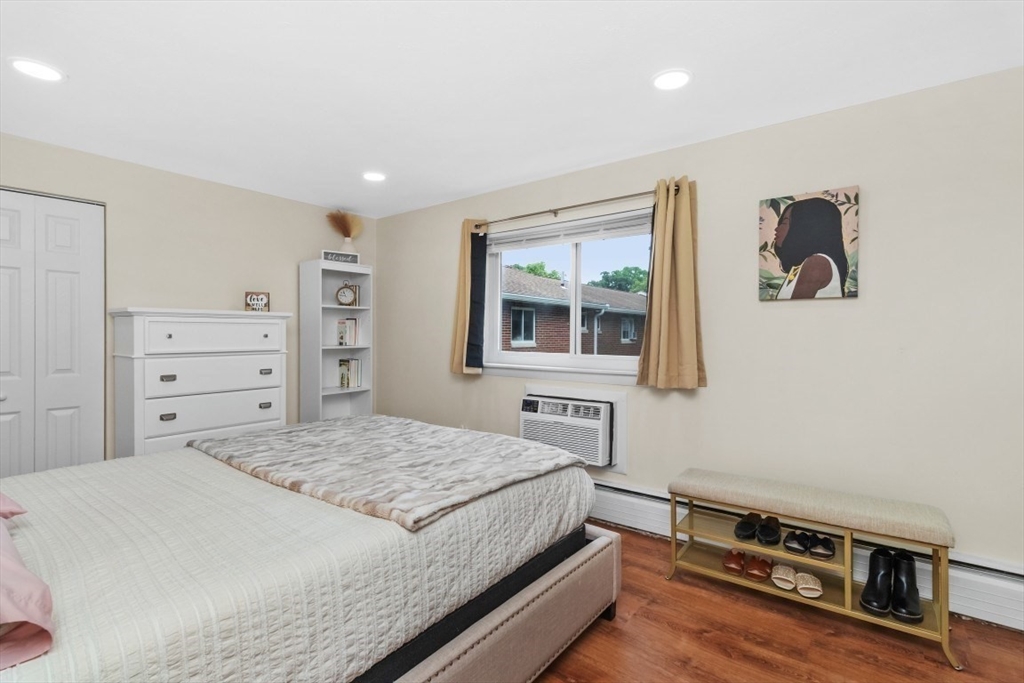 208 Bishop Dr # 208