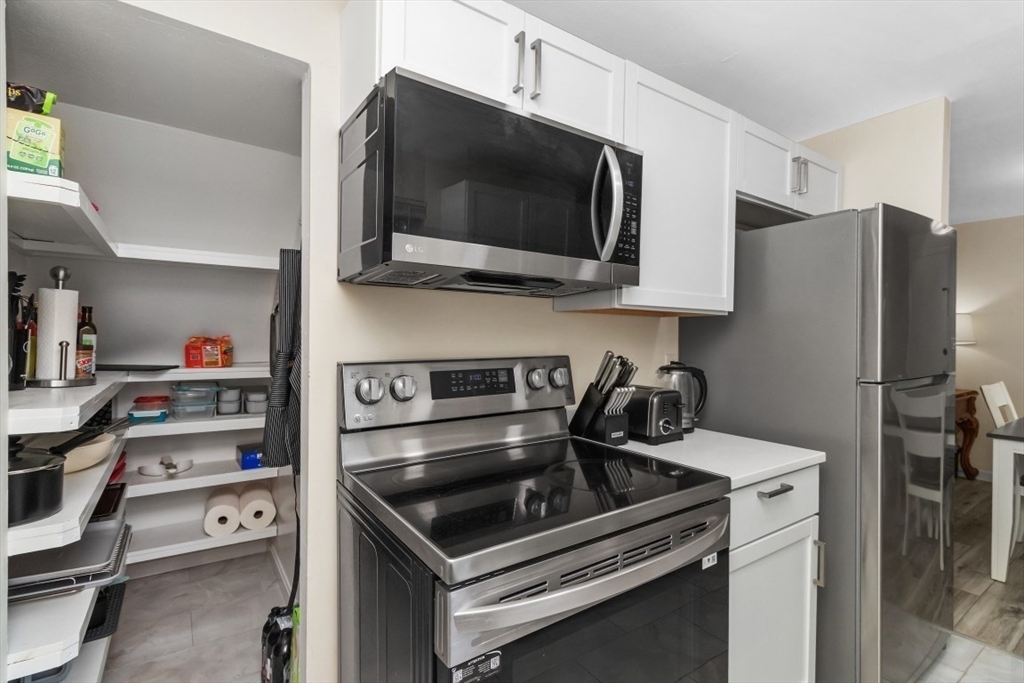 208 Bishop Dr # 208