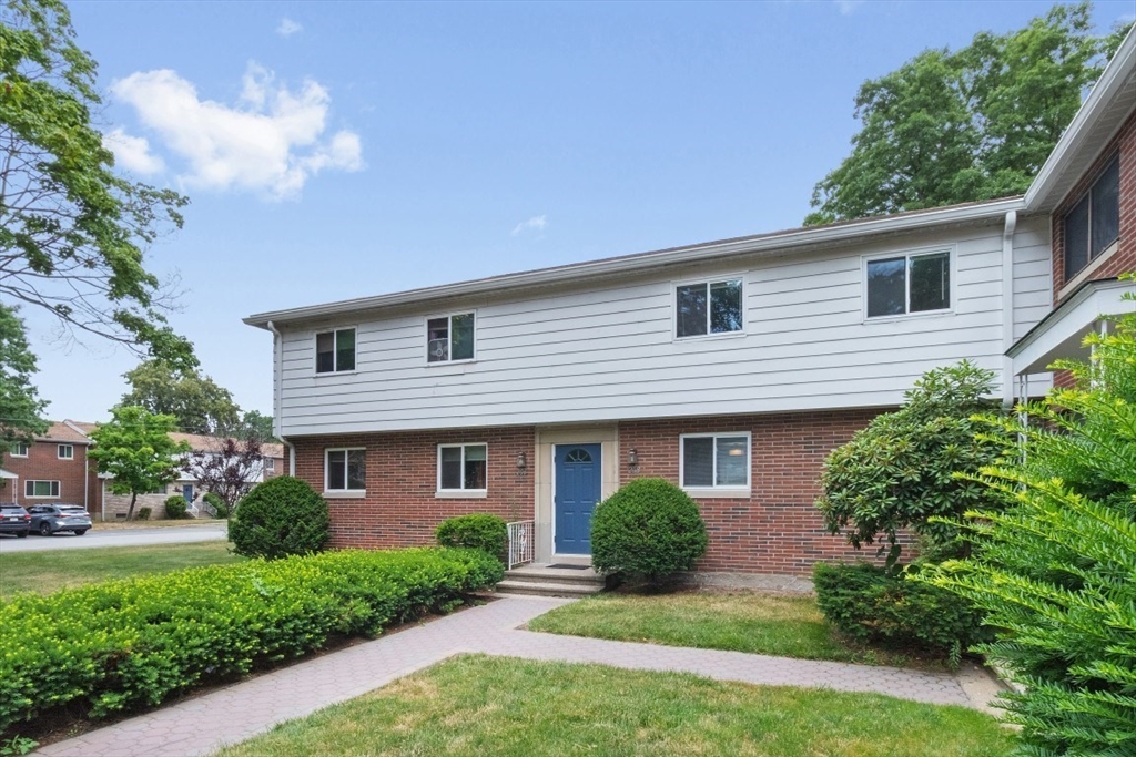 208 Bishop Dr # 208