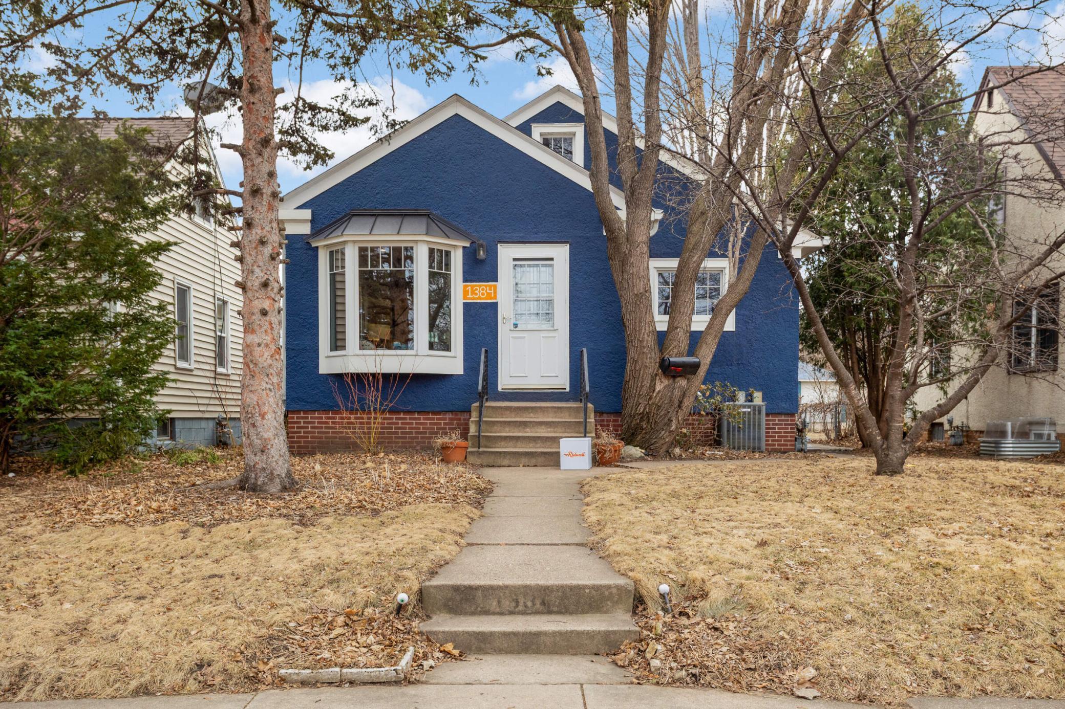 1384 Laurel Avenue