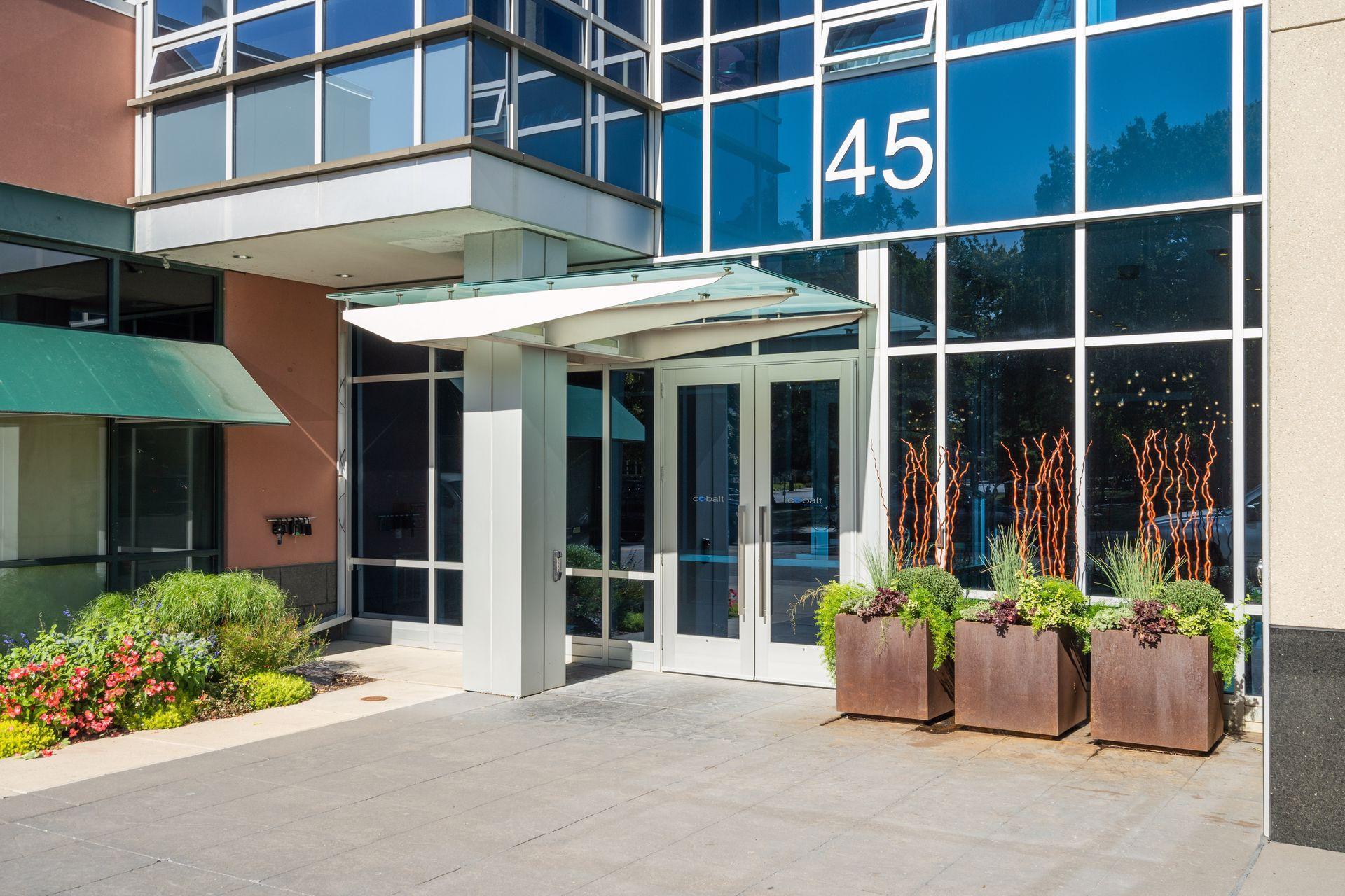 45 University Avenue SE Unit: 608