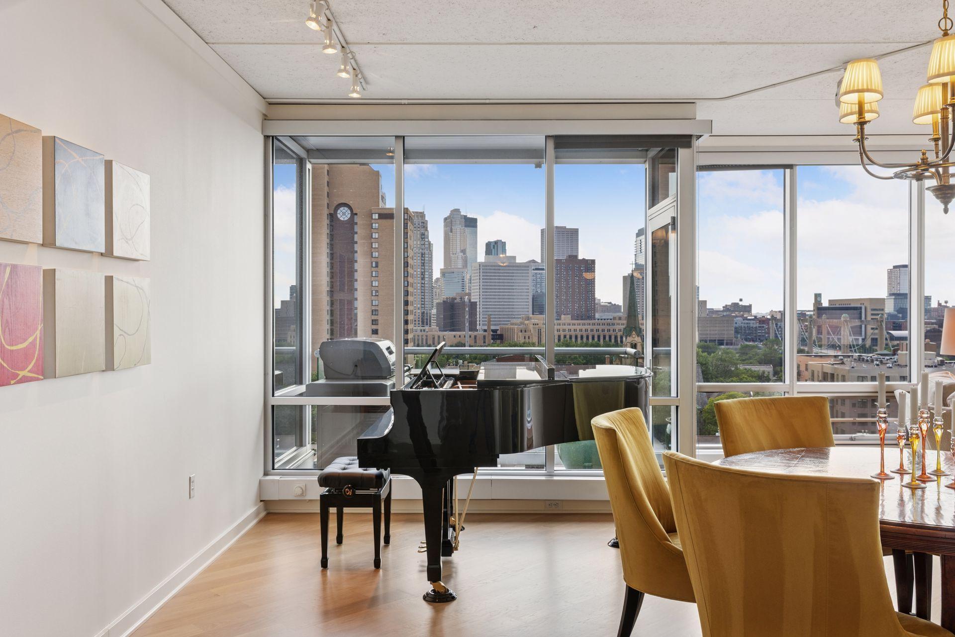 45 University Avenue SE Unit: 904