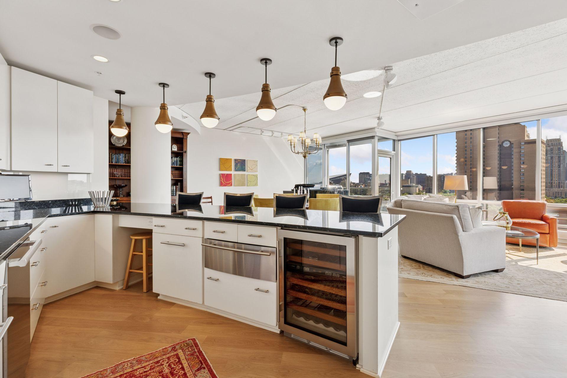 45 University Avenue SE Unit: 904