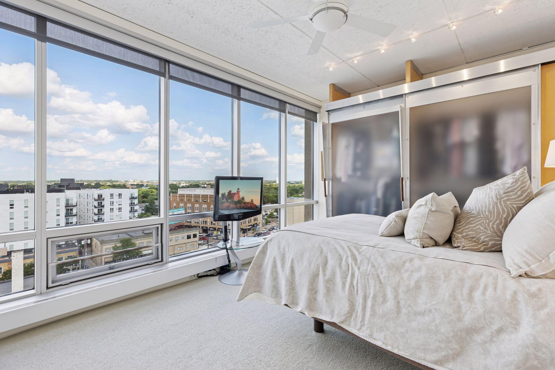 45 University Avenue SE Unit: 904