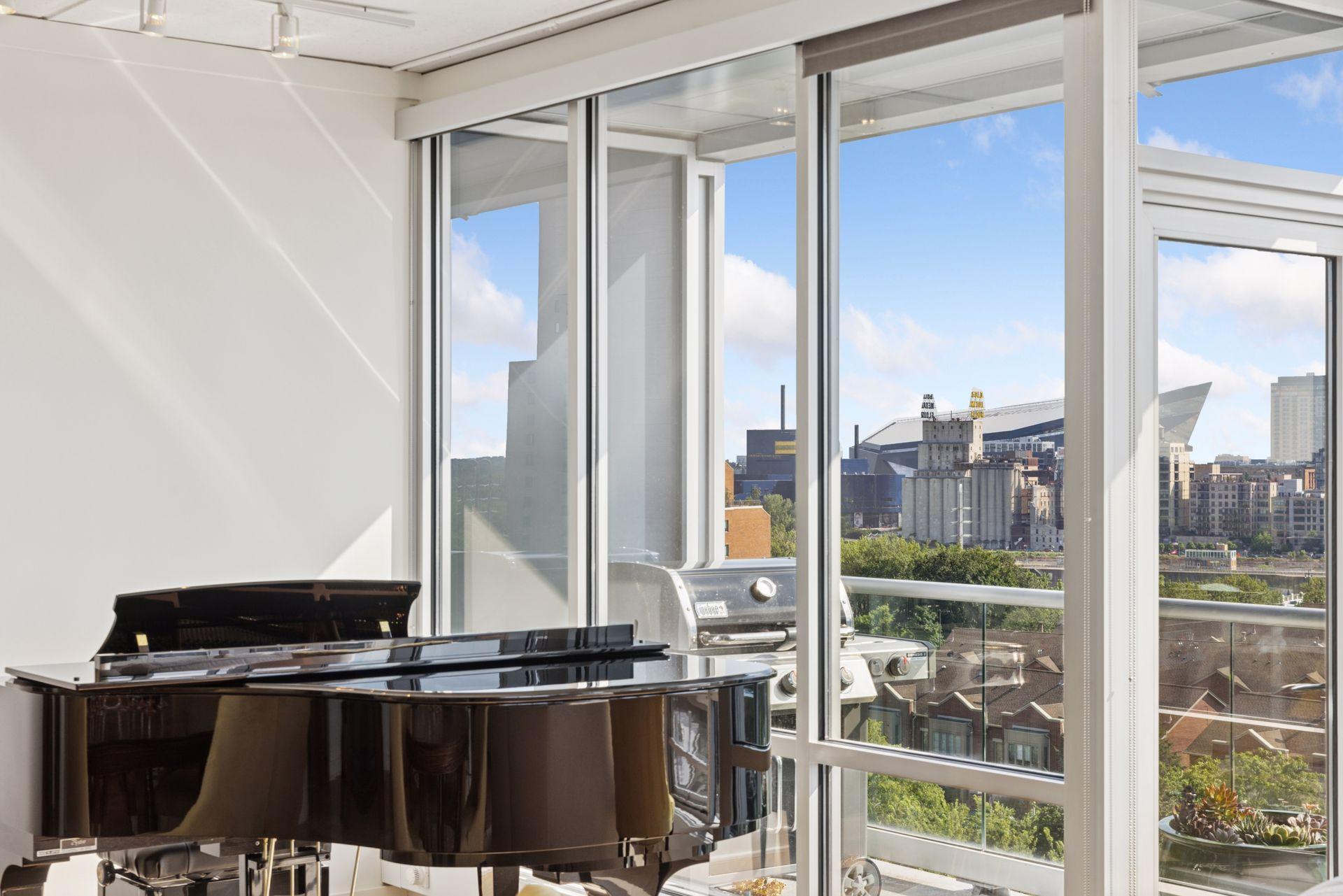 45 University Avenue SE Unit: 904