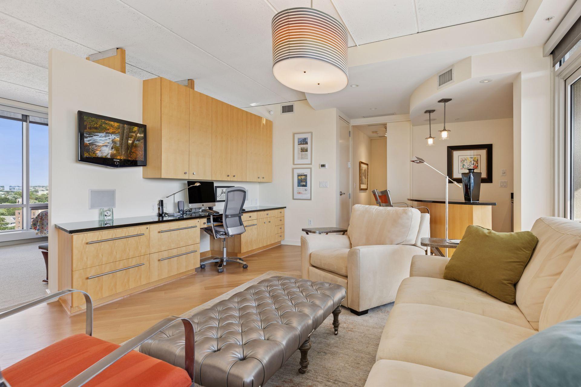 45 University Avenue SE Unit: 904