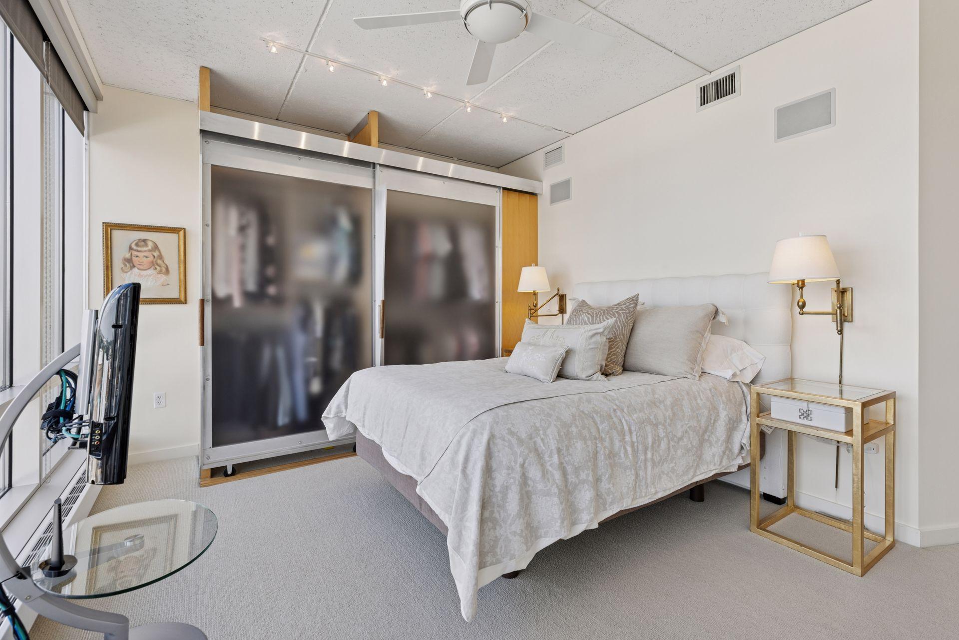 45 University Avenue SE Unit: 904