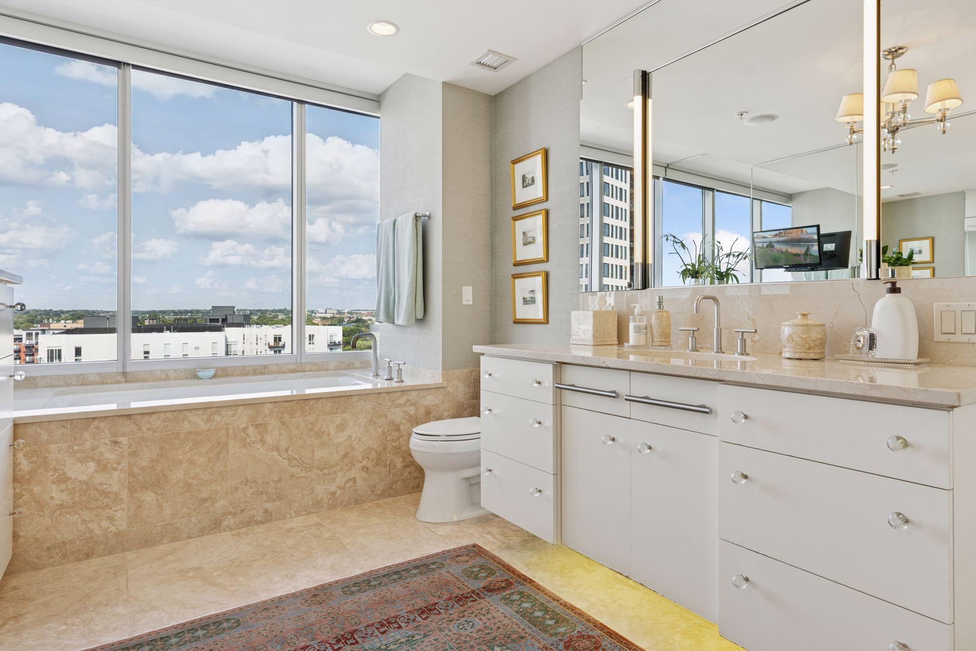 45 University Avenue SE Unit: 904