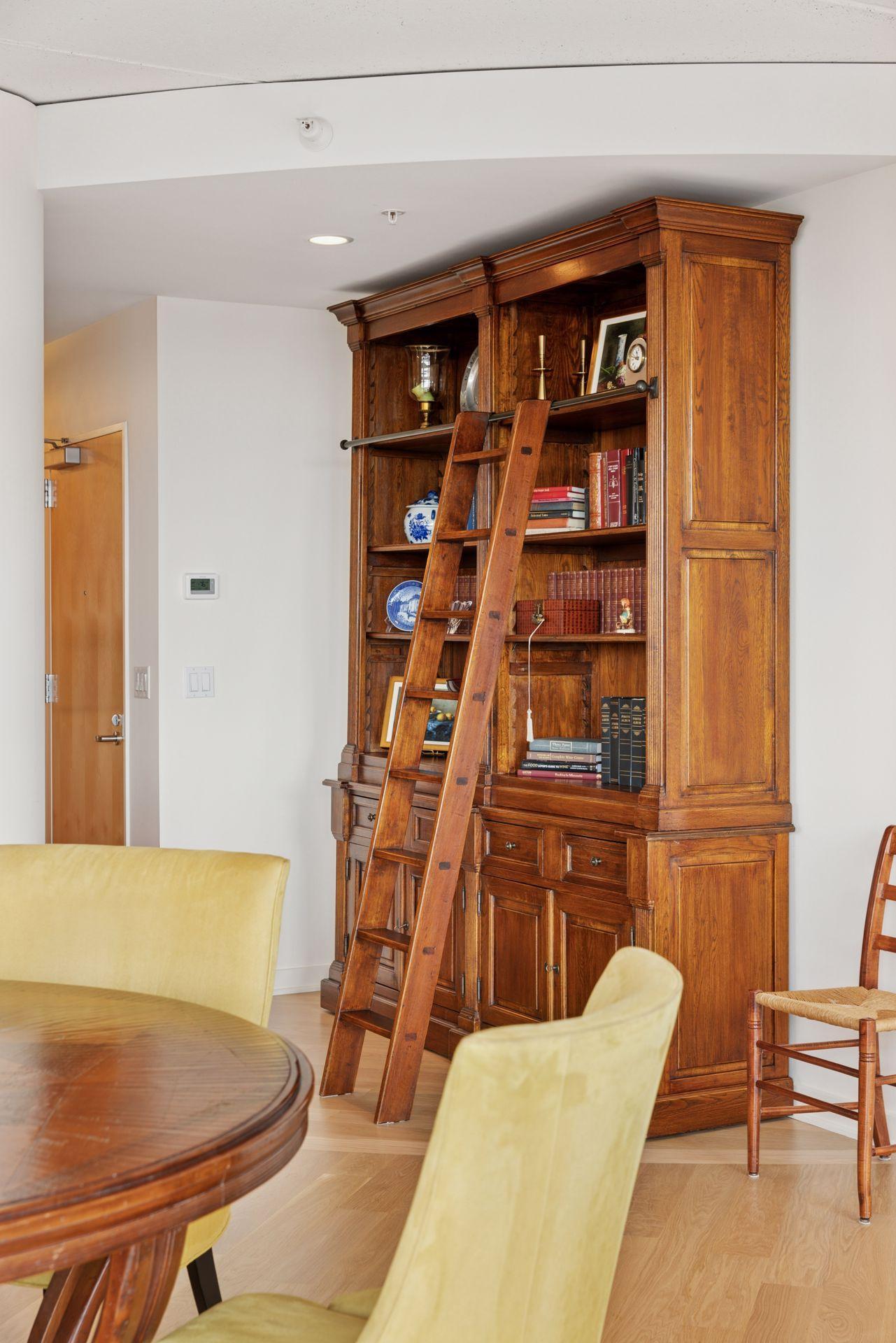 45 University Avenue SE Unit: 904