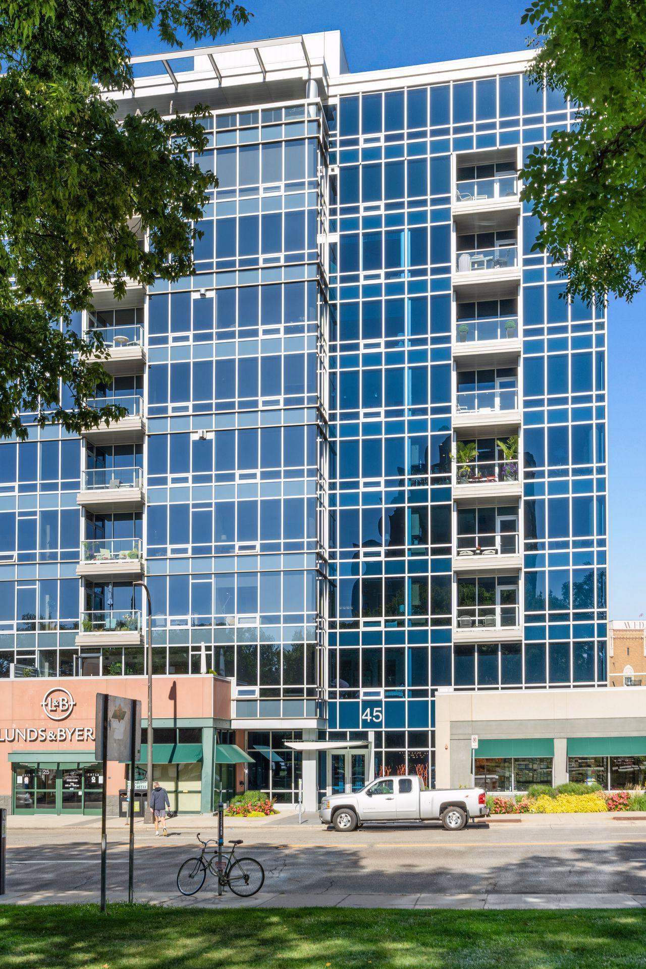 45 University Avenue SE Unit: 904