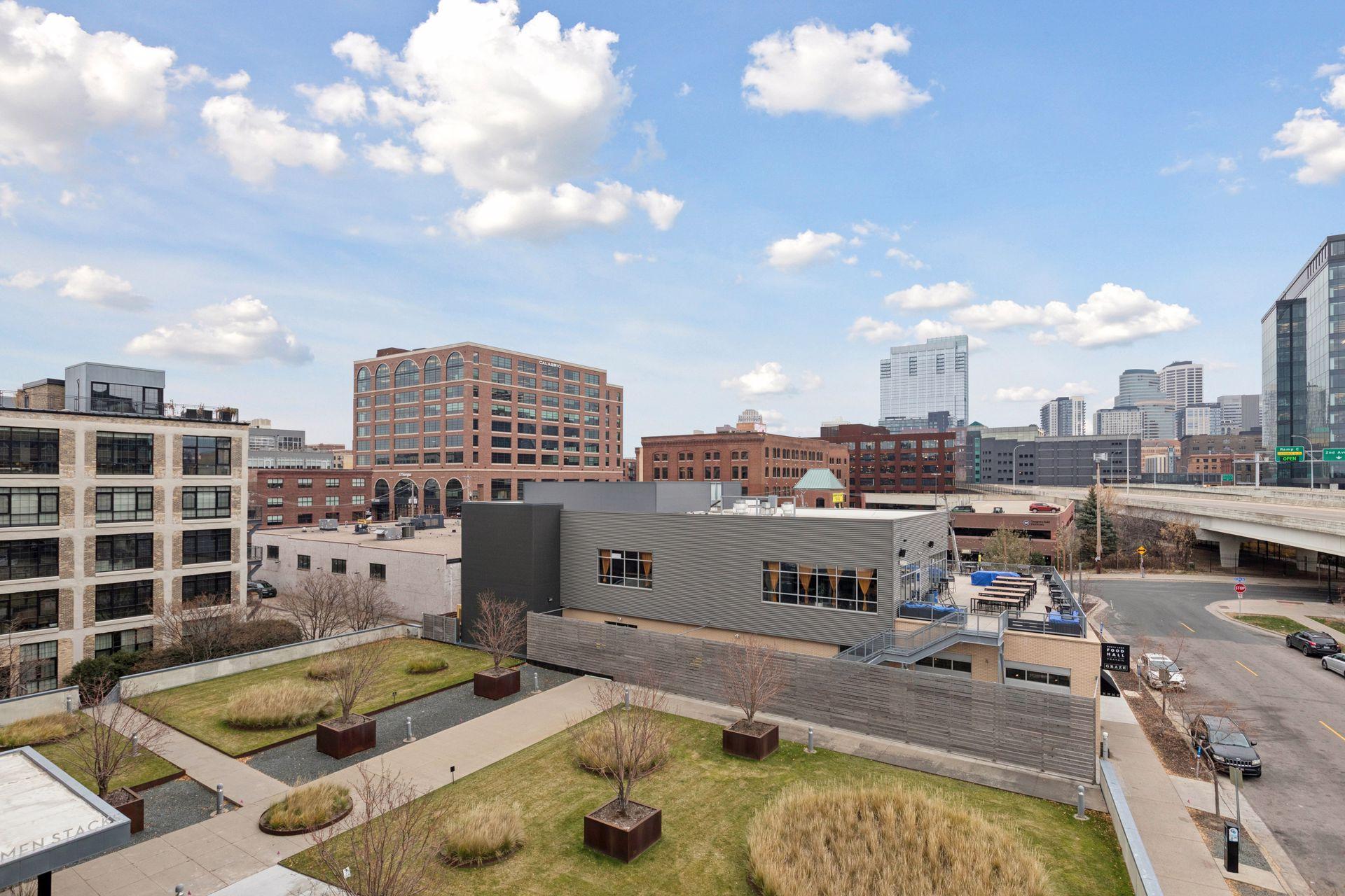 345 6th Avenue N Unit: 405