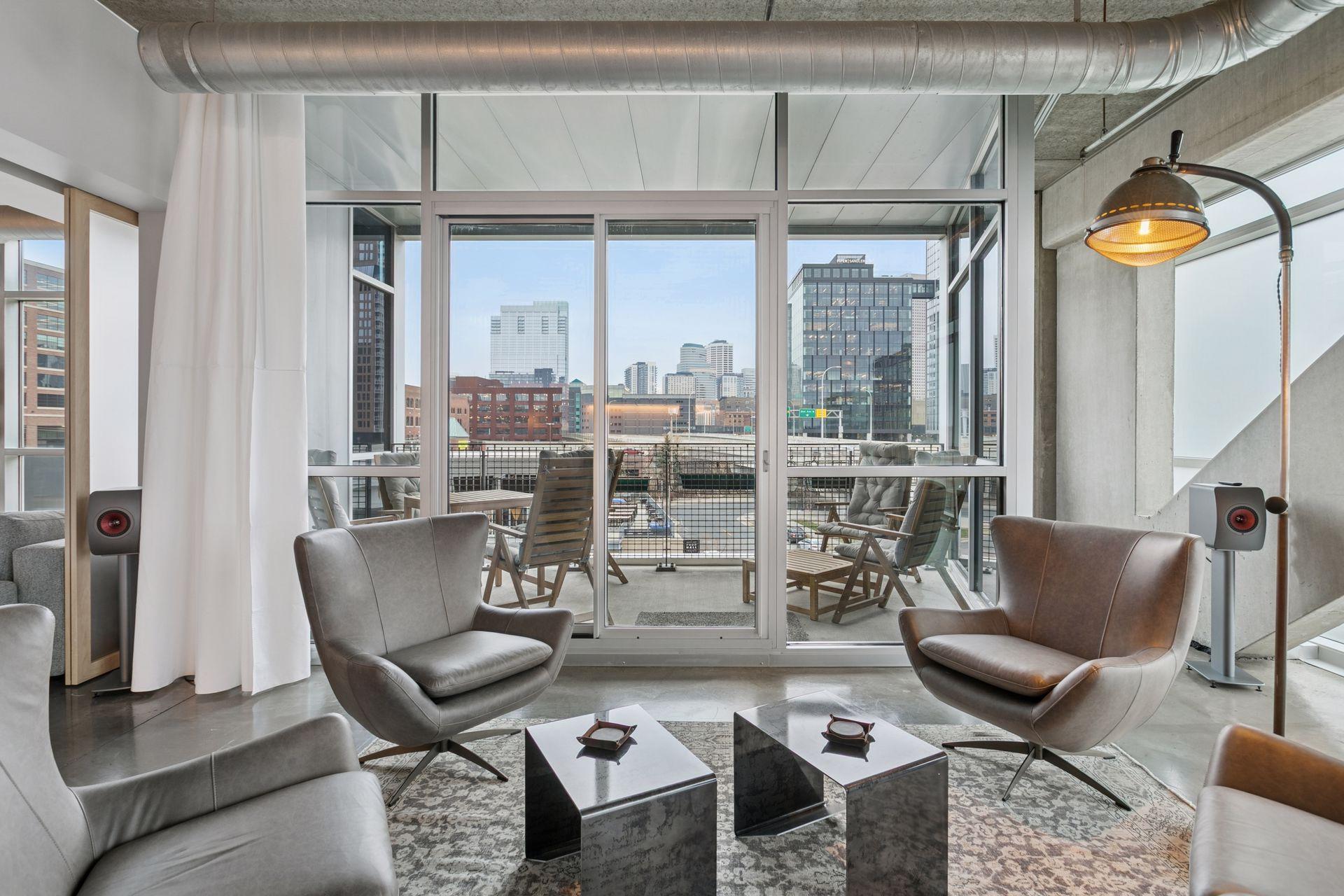 345 6th Avenue N Unit: 405