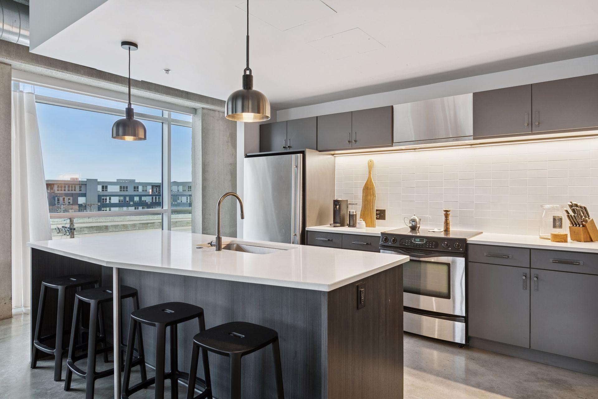 345 6th Avenue N Unit: 405