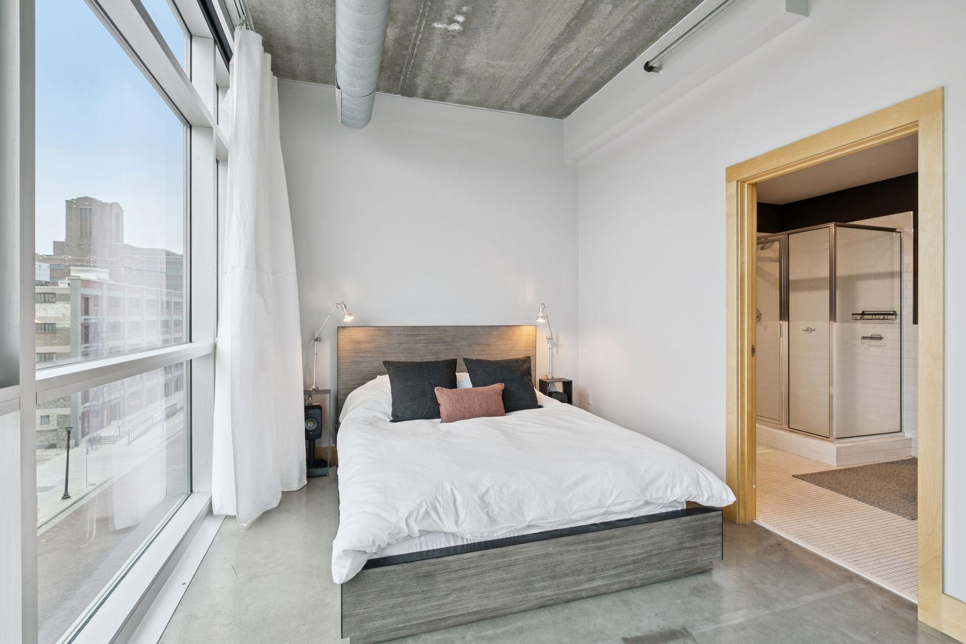 345 6th Avenue N Unit: 405