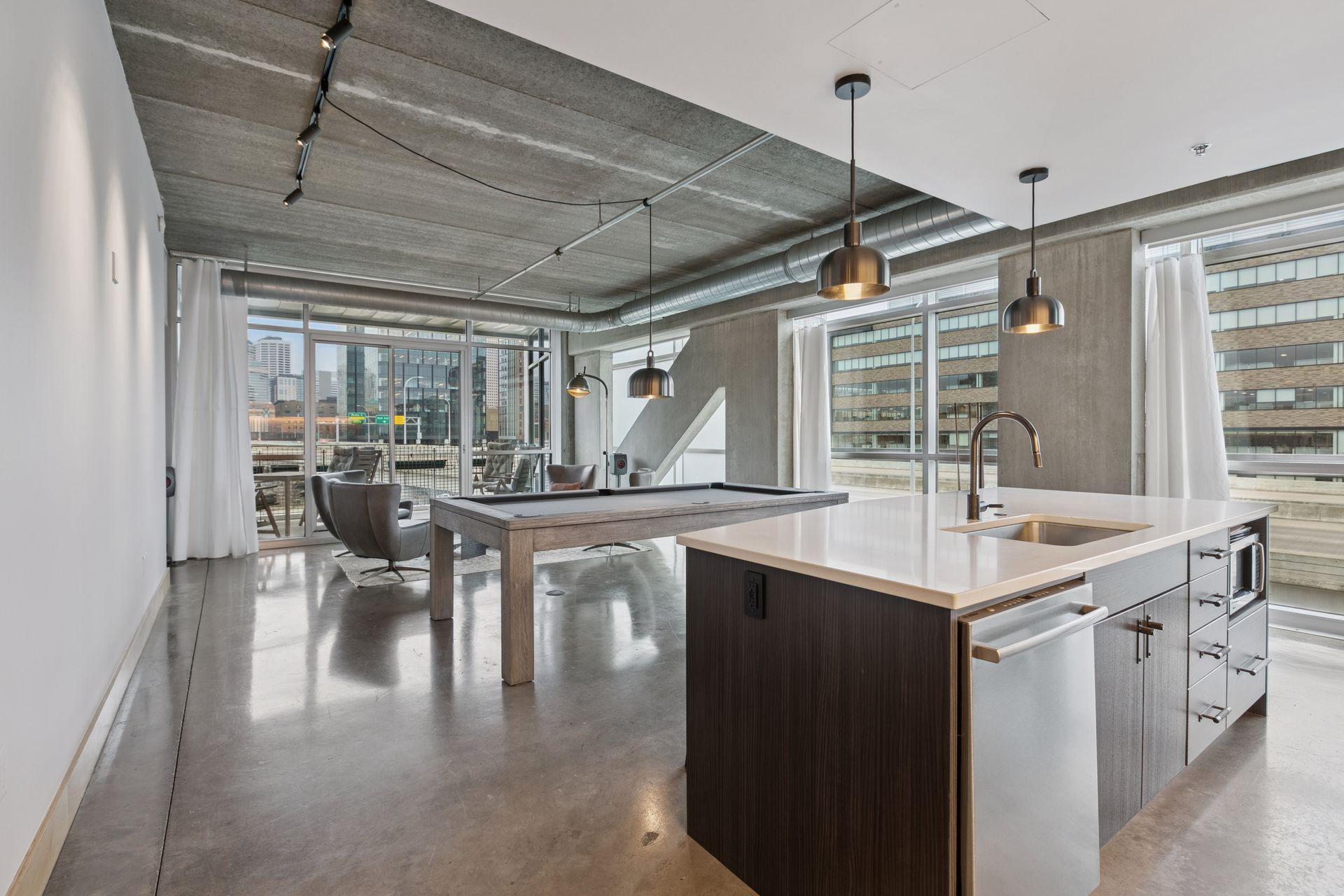 345 6th Avenue N Unit: 405