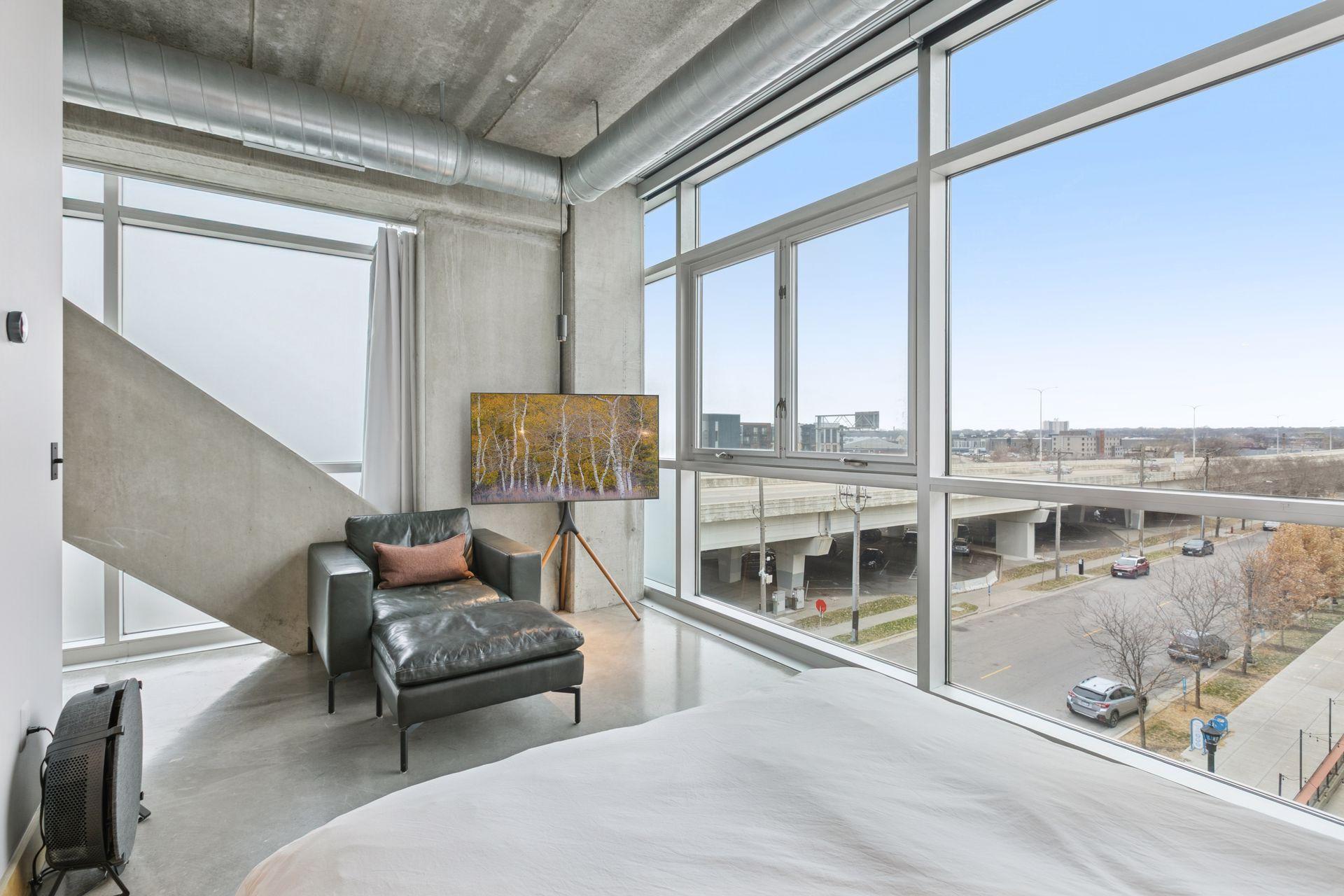 345 6th Avenue N Unit: 405