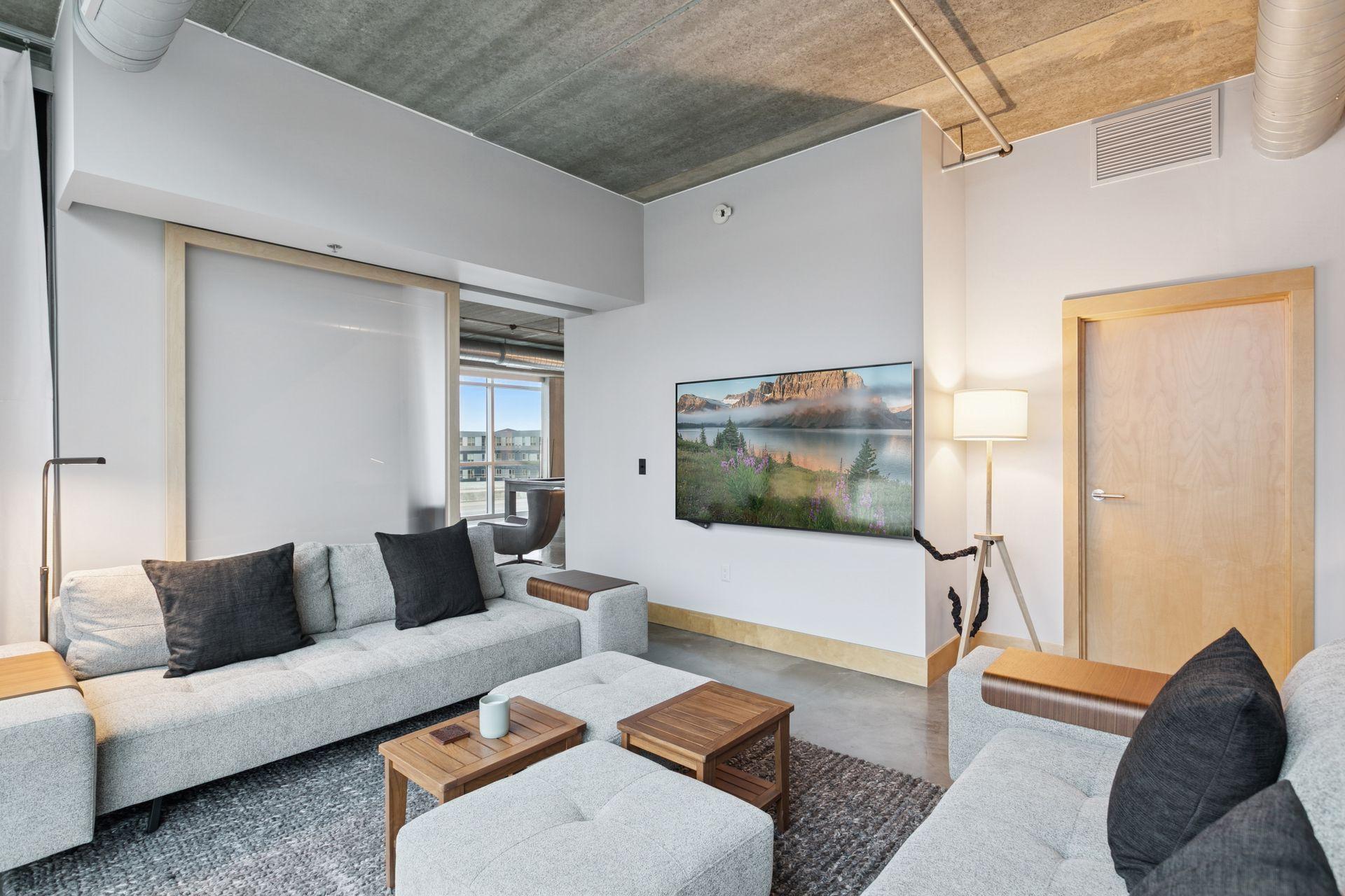 345 6th Avenue N Unit: 405