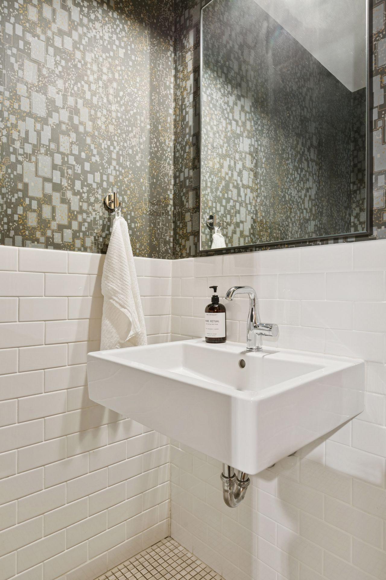 345 6th Avenue N Unit: 405