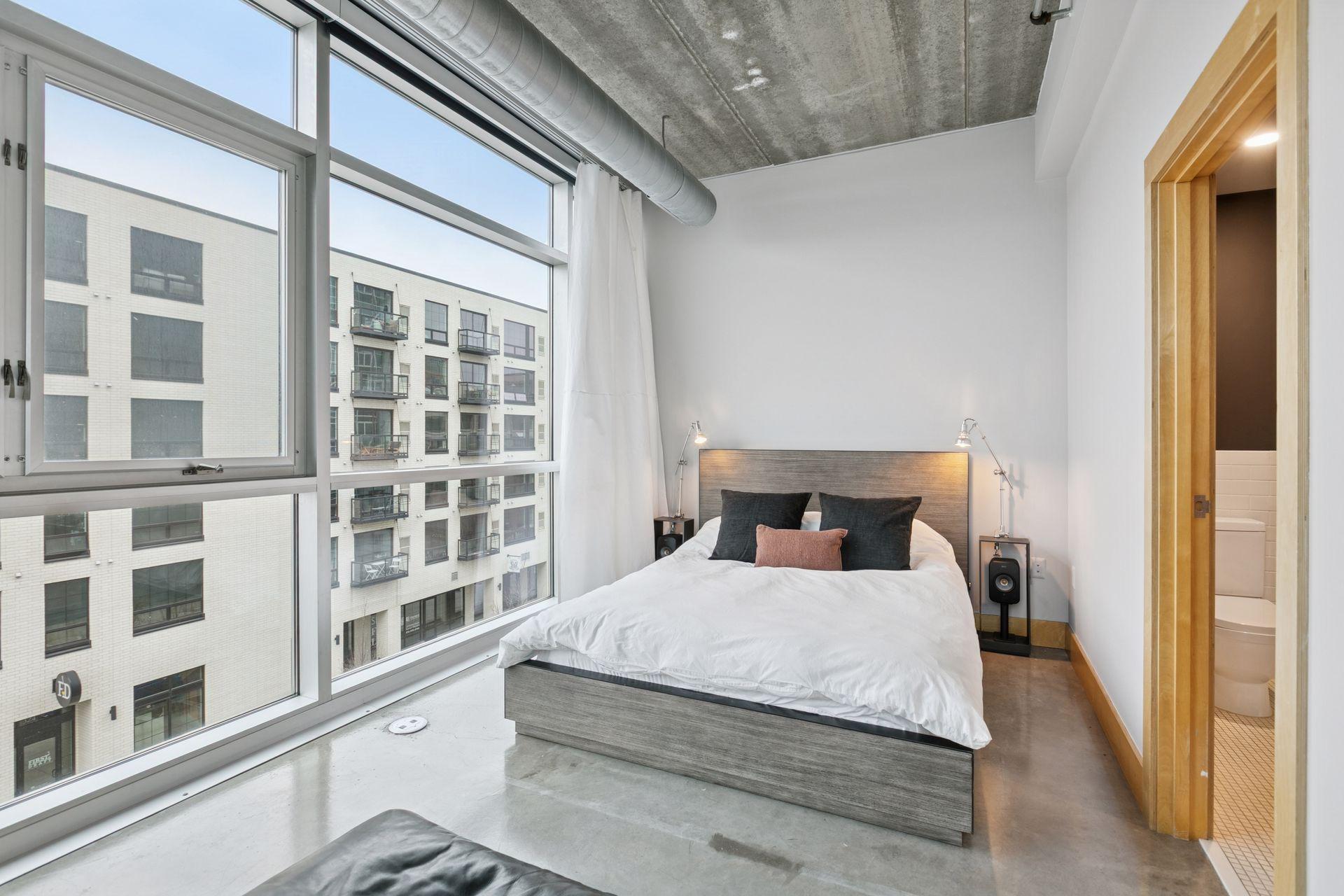 345 6th Avenue N Unit: 405