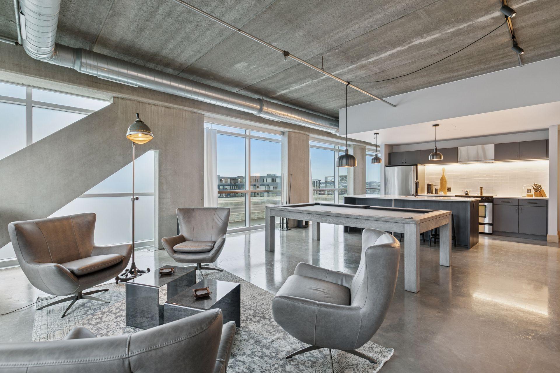 345 6th Avenue N Unit: 405