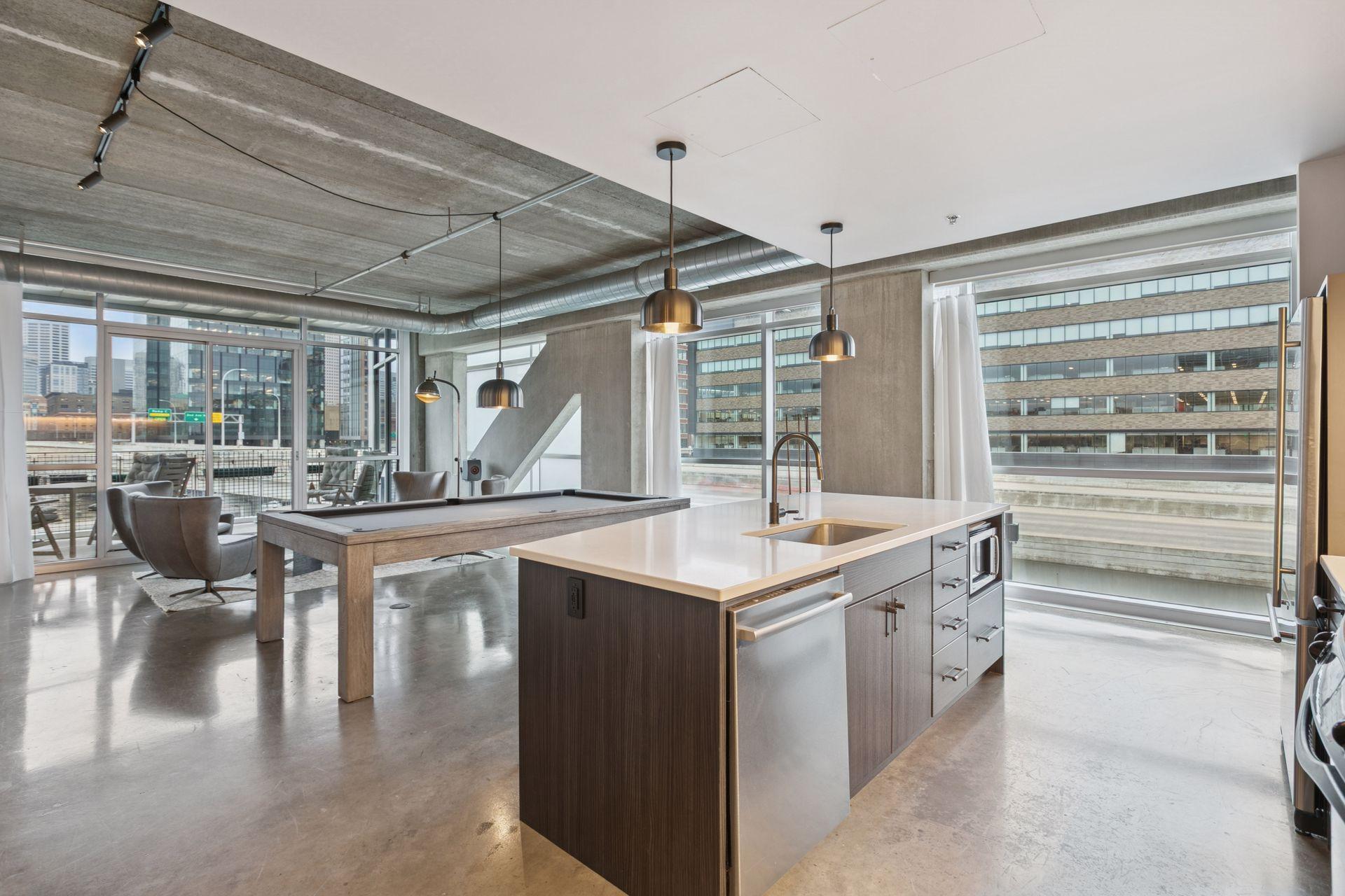 345 6th Avenue N Unit: 405