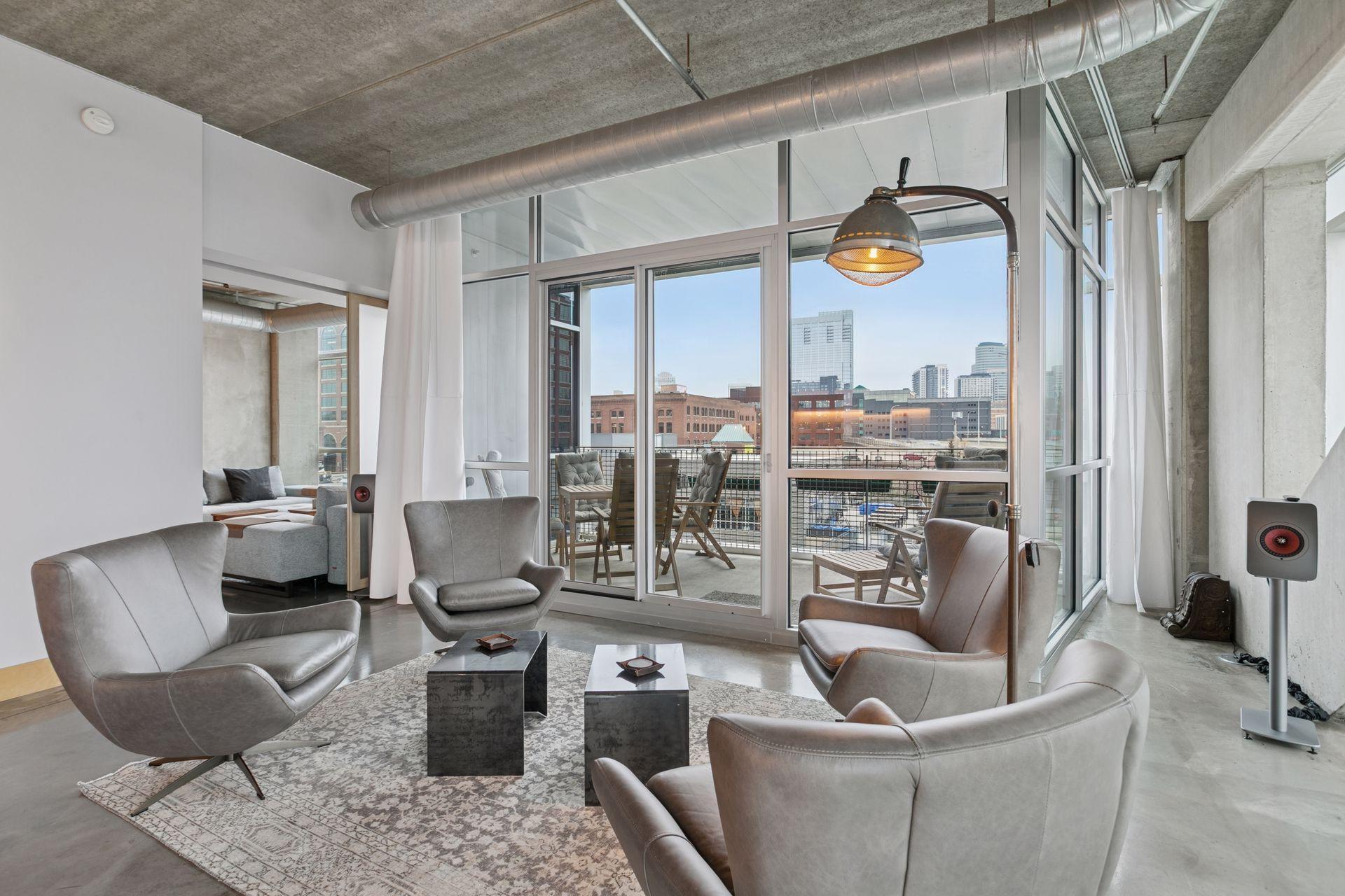 345 6th Avenue N Unit: 405