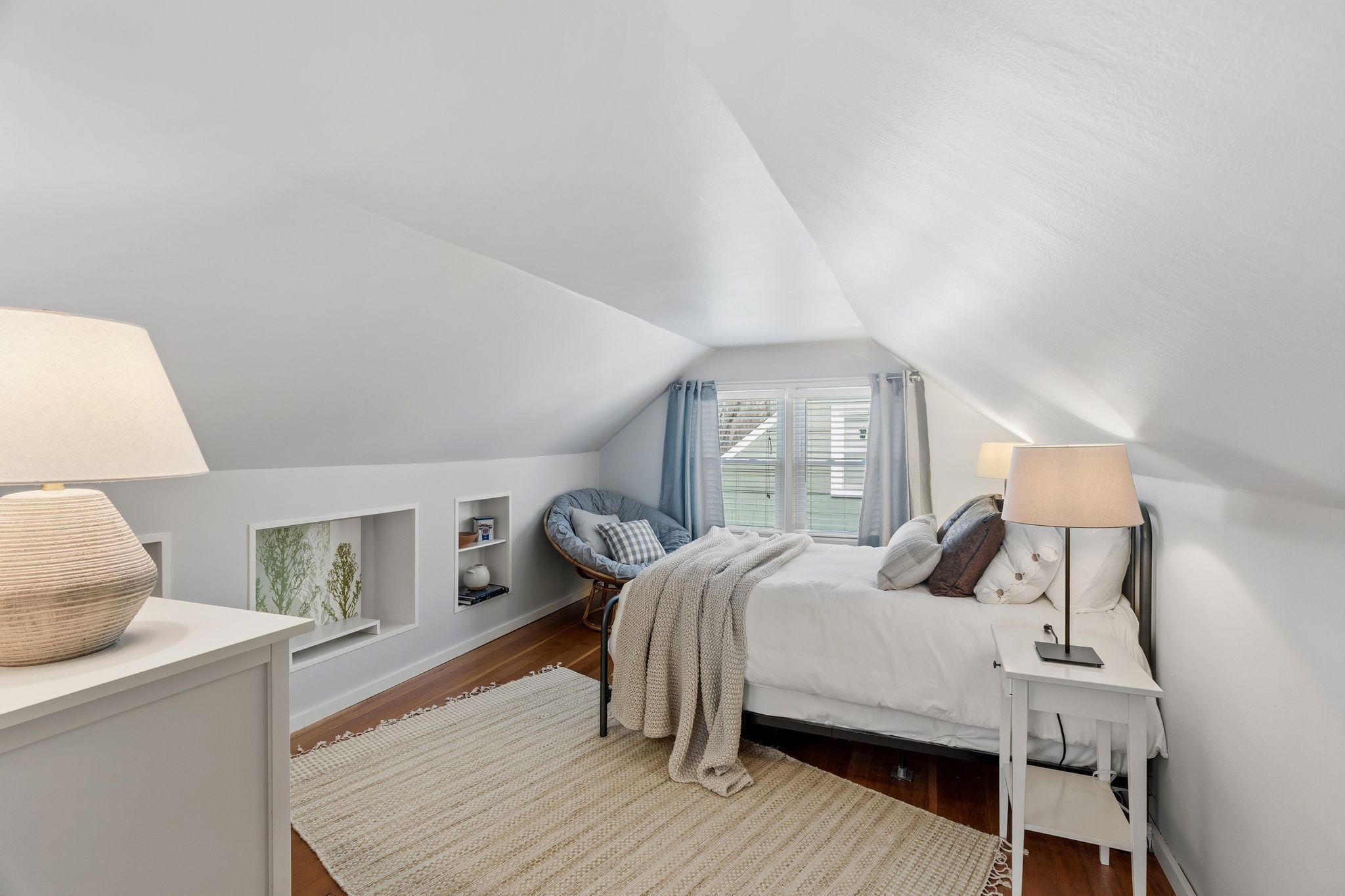 2740 Dakota Avenue S