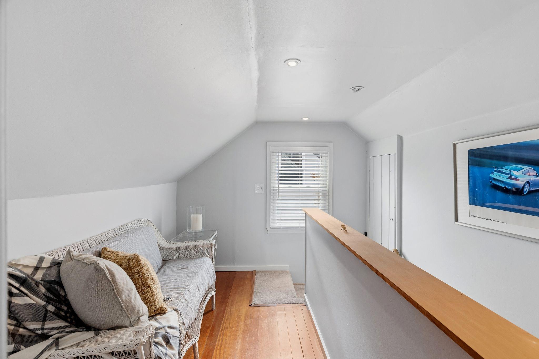 2740 Dakota Avenue S